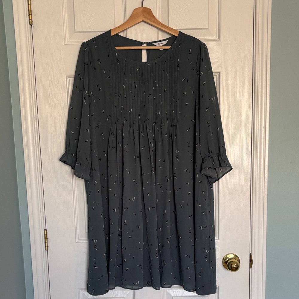 Reitmans pleated front bracelet sleeve dress